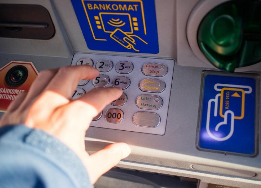 Ночью в Славянском районе взорвали банкомат и похитили деньги