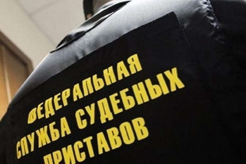 Судебный пристав Краснодара отказался от взятки в 100 тысяч рублей