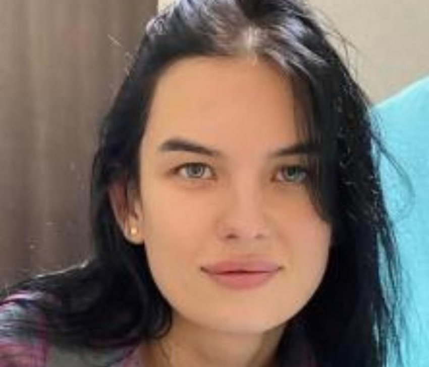 Девушка в черном костюме бесследно пропала в Краснодаре