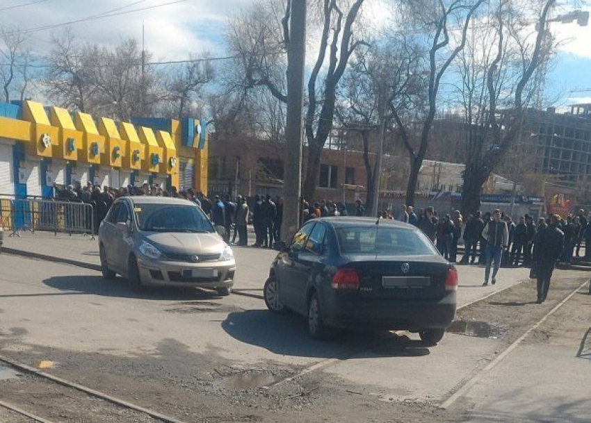 В Ростове на матч с «Краснодаром» за билетами выстроилась огромная очередь 
