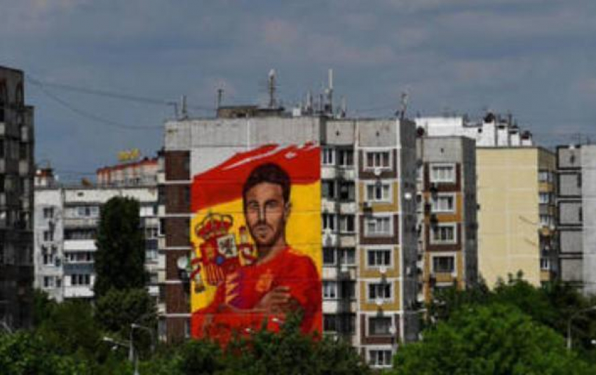 «Это вам не Яшин»: Серхио Рамос по достоинству оценил свое граффити в Краснодаре