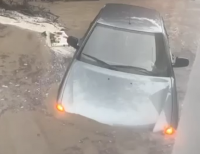 Поселок на Кубани уходит под воду из-за обильных осадков 