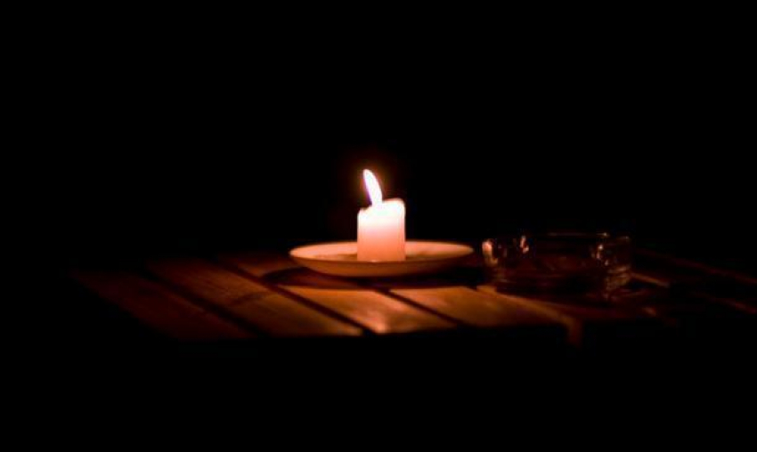 Энергетики в Новороссийске незаконно отключили от света квартиру инвалида