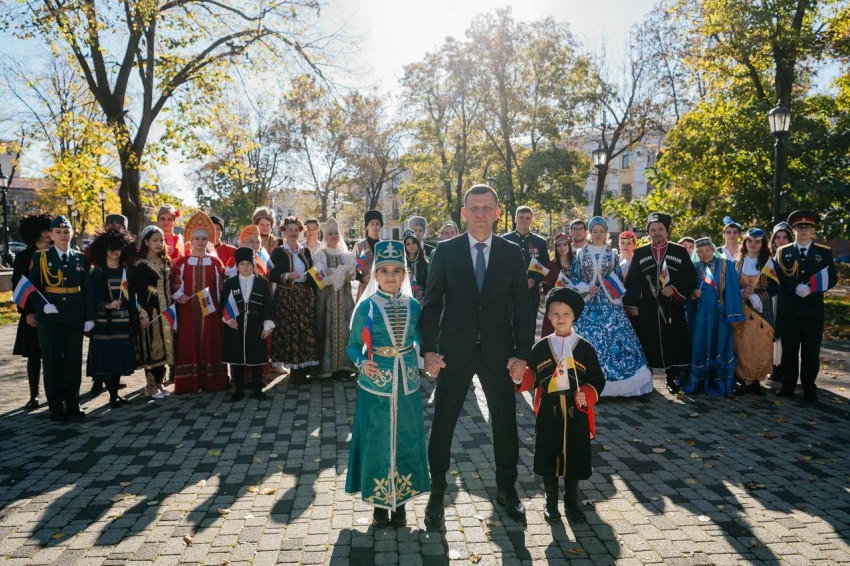 Мэр Евгений Наумов поздравил краснодарцев с Днём народного единства