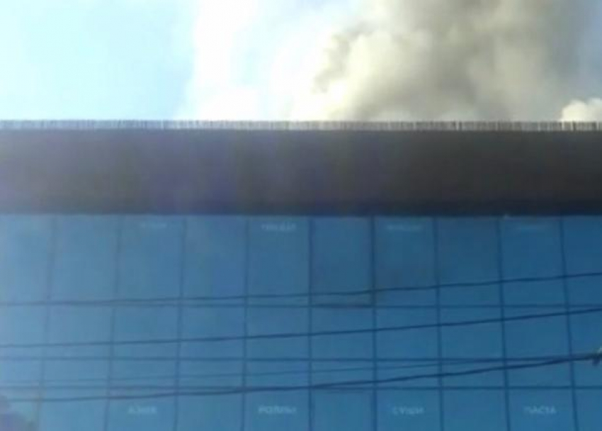 Ресторан на площади 150 кв.м загорелся в Краснодаре
