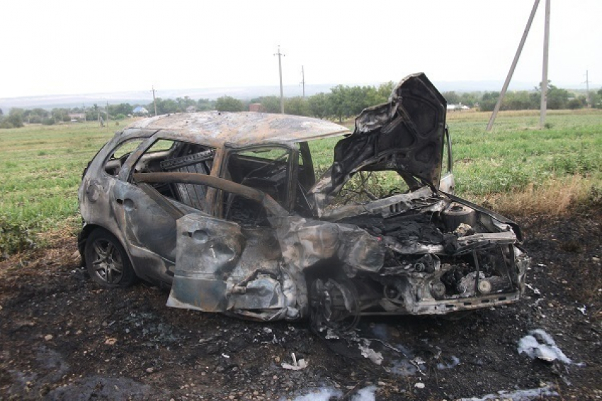  ДТП под Армавиром: «Лада Калина» сгорела дотла