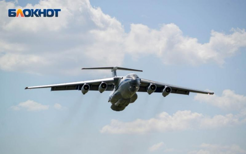 Сочи или Геленджик: куда дешевле лететь к Чёрному морю из Москвы этим летом