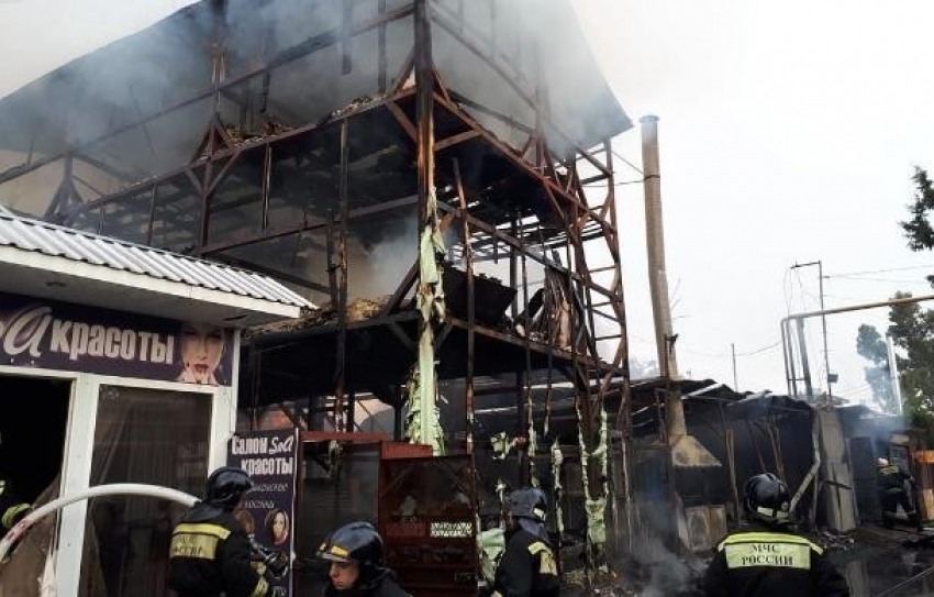  Владельцу сгоревшей в Сочи гостиницы с 10 погибшими предъявили обвинение 