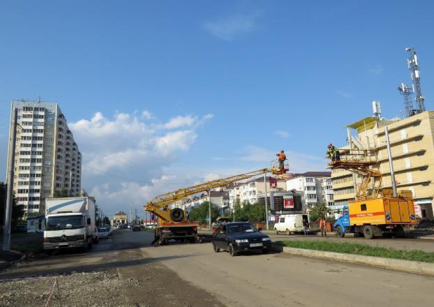 В Краснодаре начали монтаж новой троллейбусной линии
