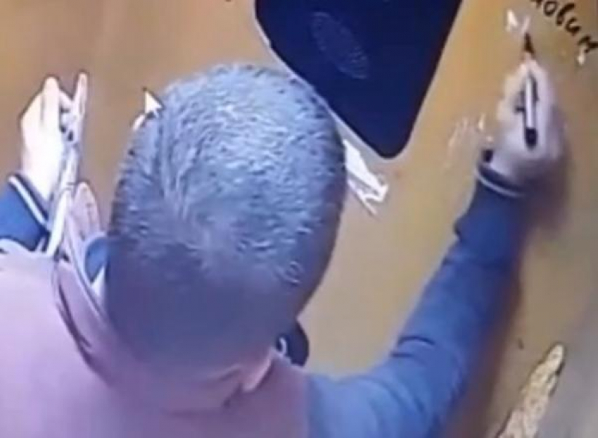 "Взрослые мужики, а мозги малолеток": в Краснодаре двое мужчин изуродовали лифт
