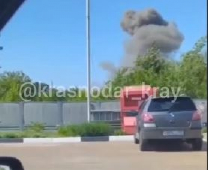 В Приморско-Ахтарске произошел взрыв рядом с аэродромом