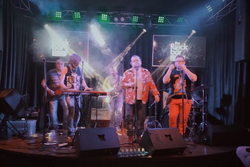 Группа «Бахыт-Компот» начала концертный тур «Золотая Печень» по побережью Кубани