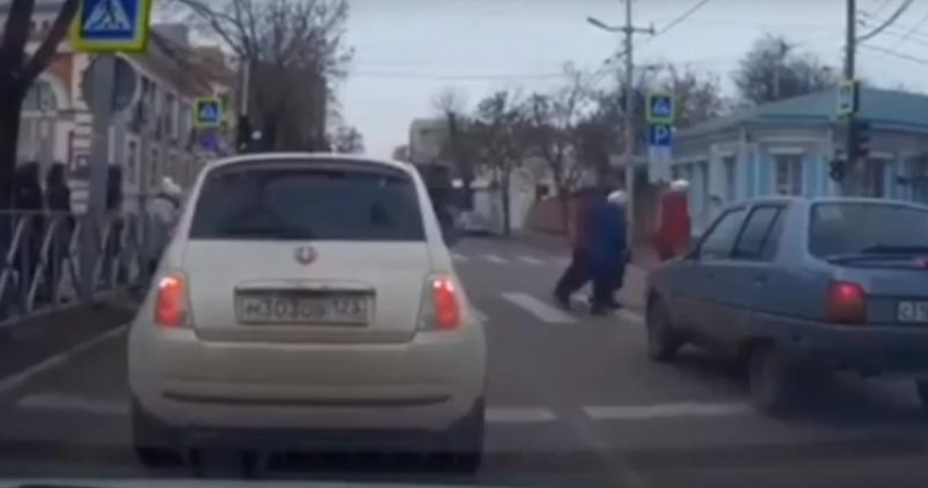 «Она убить вас хочет»: учительница в Краснодаре подвергла опасности детей