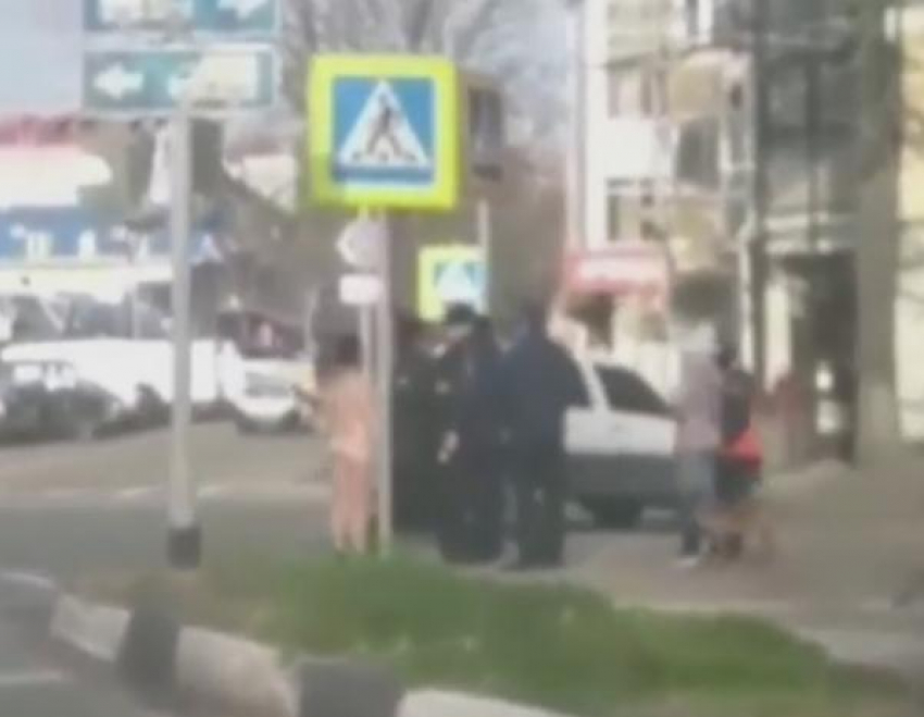 В Харькове голая женщина несла в пакете отрезанную голову 13-летней девочки
