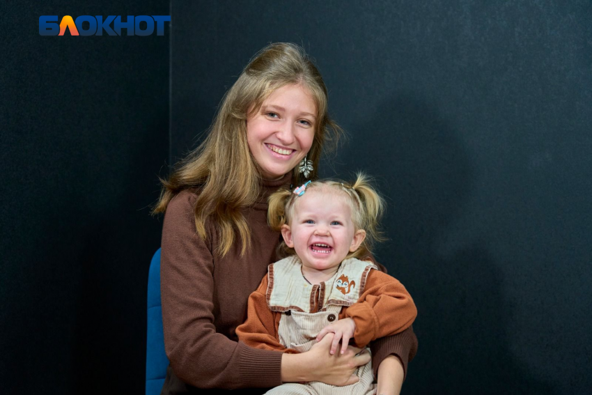 Из послеродовой депрессии в горы с младенцем: каково это – быть молодой мамой 