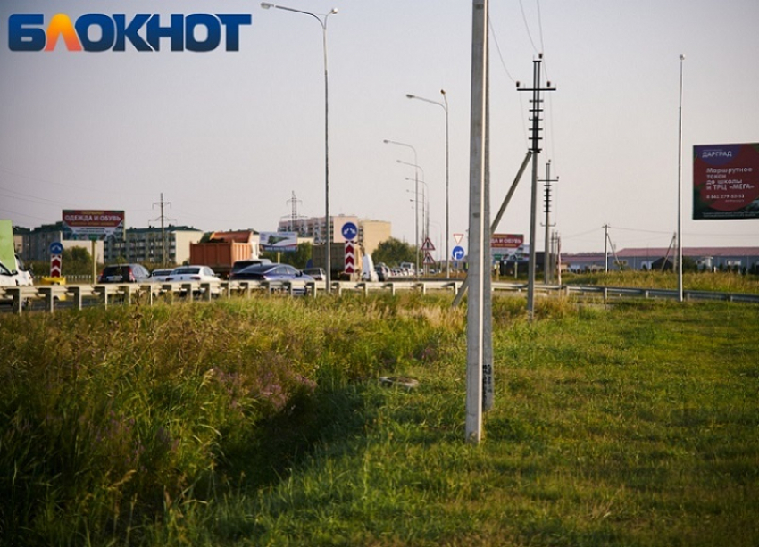 На въезде в Краснодар образовалась 3-километровая пробка 
