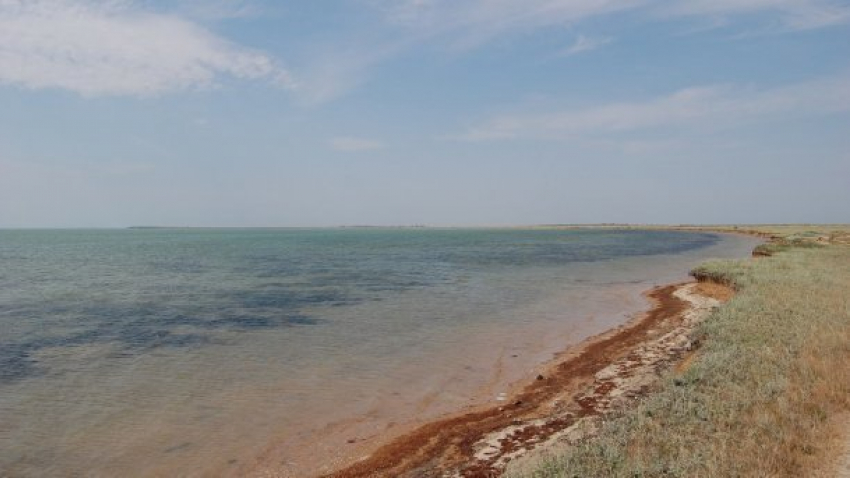  Масляное пятно образовалось в акватории Азовского моря 