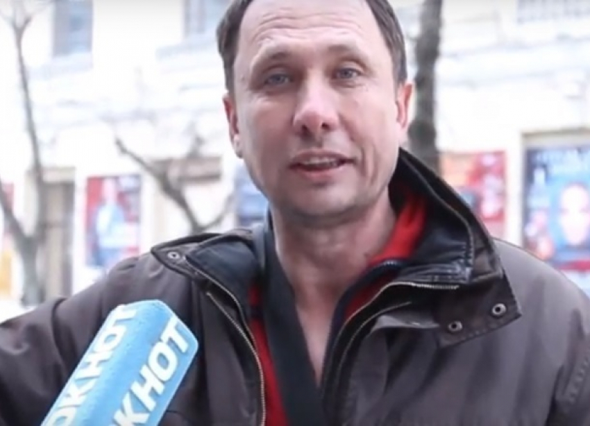 «Хватит плодить геев»: необычный пикет прошел в центре Краснодара