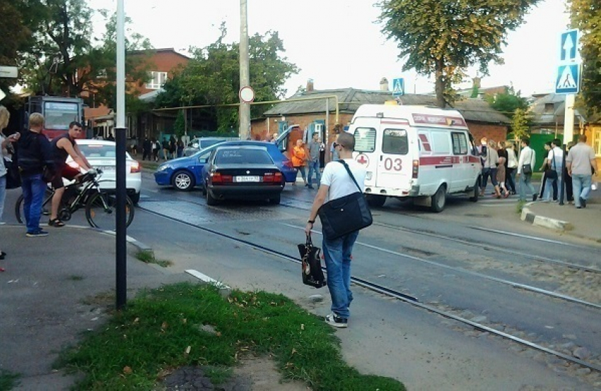 В Краснодаре в ДТП пострадала беременная девушка