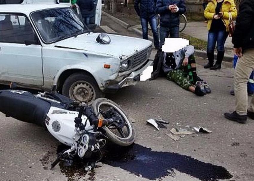 Подростка на мотоцикле сбили на день св. Валентина на Кубани