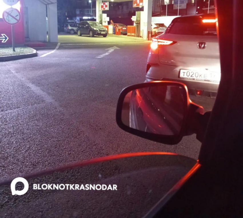 «Многие заправляются до полного бака»: краснодарец проверил наличие бензина на АЗС 