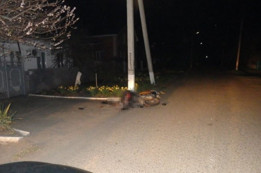 В Гулькевичском районе разбился водитель мопеда 
