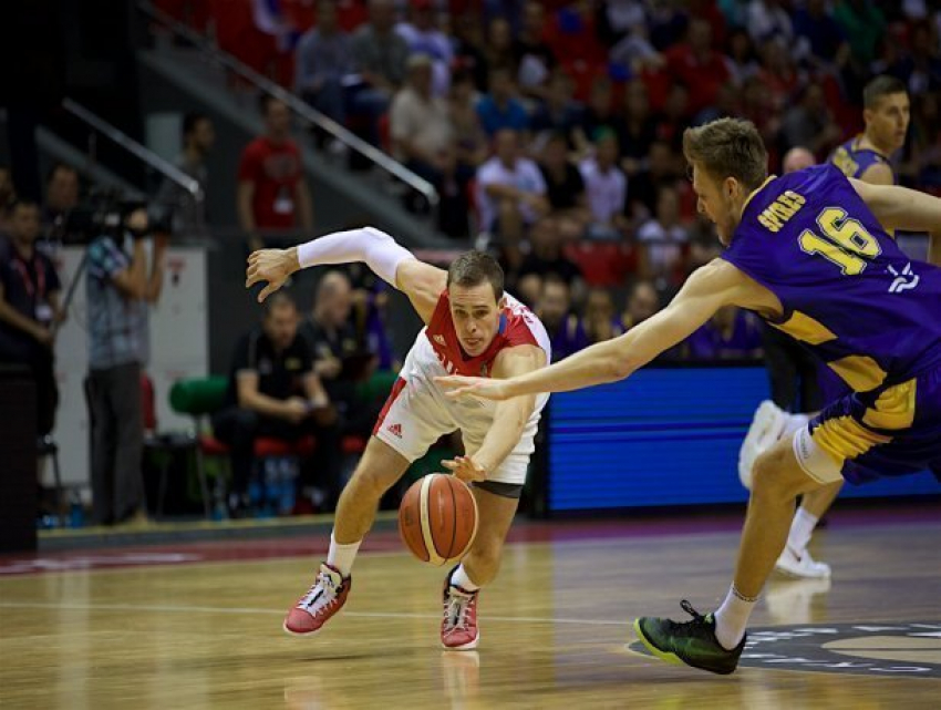 Баскетболисты российской сборной обыграли шведов в Краснодаре 