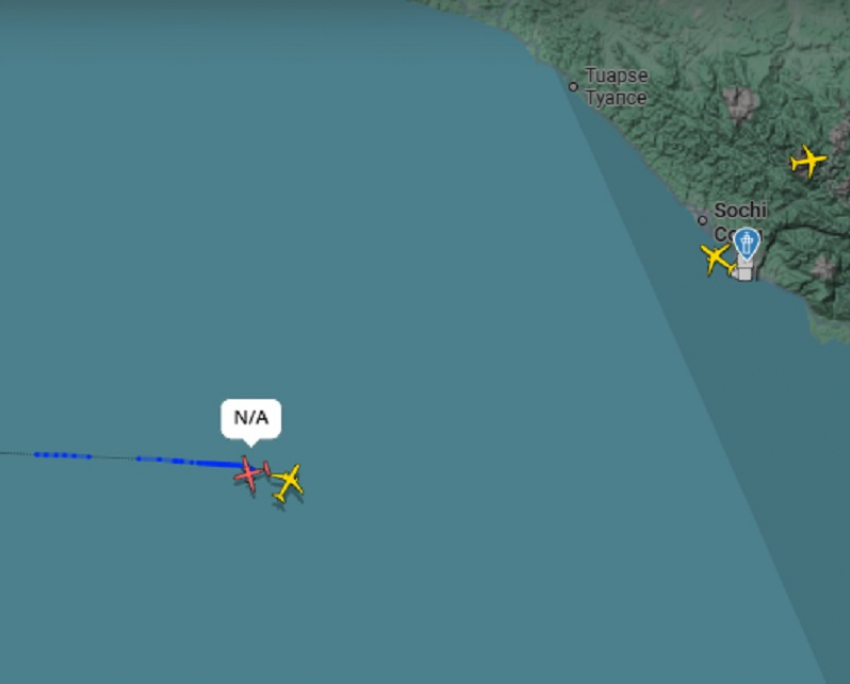 Загадочный самолёт вернулся в район Чёрного моря вблизи Кубани