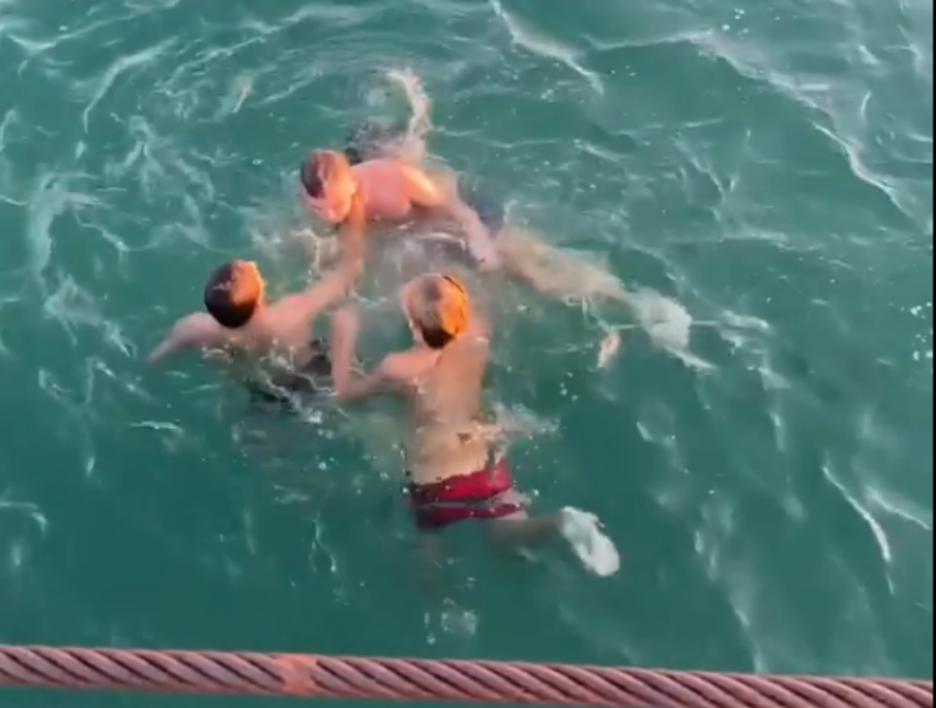 Парень с инвалидностью помог спасти утопающего в Анапе 