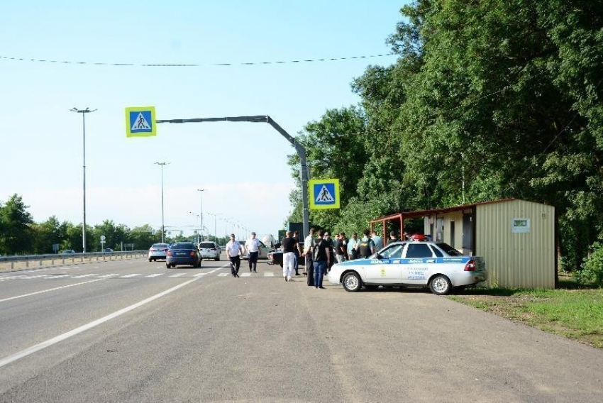 После работы приставов на дорогах к курортам Кубани должники заплатили 163 млн рублей