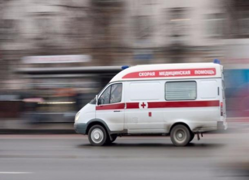 В Новороссийске мужчина выпал из окна