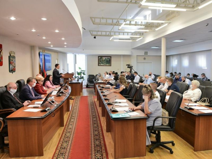 42 единоросса, шесть коммунистов, по одному из ЛДПР и СР: утвержден новый  состав Гордумы Краснодара