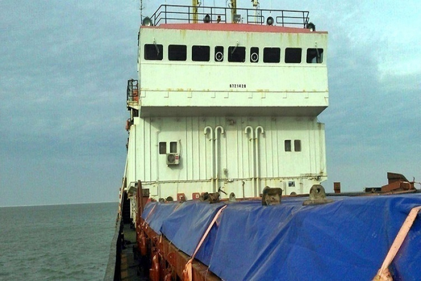 Экипаж молдавского сухогруза «Амур» отказался покидать судно