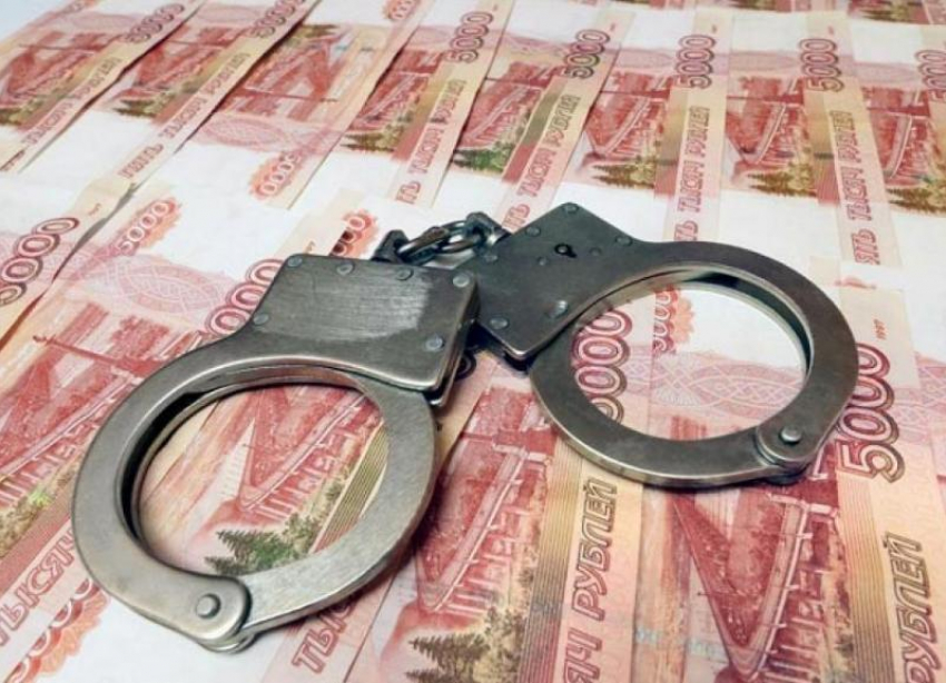 В Краснодаре осудили мошенника, который присваивал деньги пайщиков