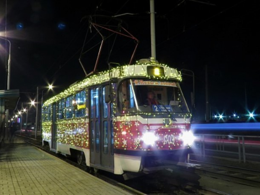  По Краснодару поедут новогодние трамваи 