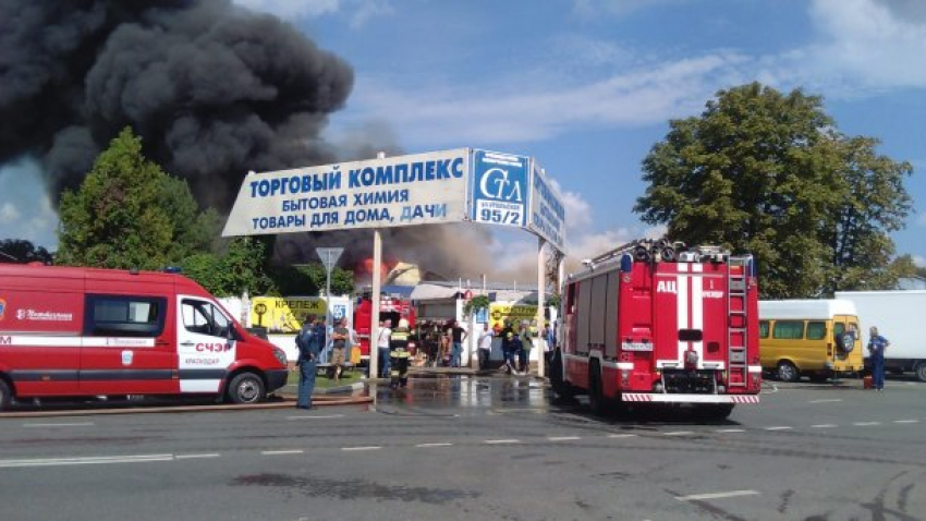  Из-за пожара на рынке в Краснодаре образовалась огромная пробка 