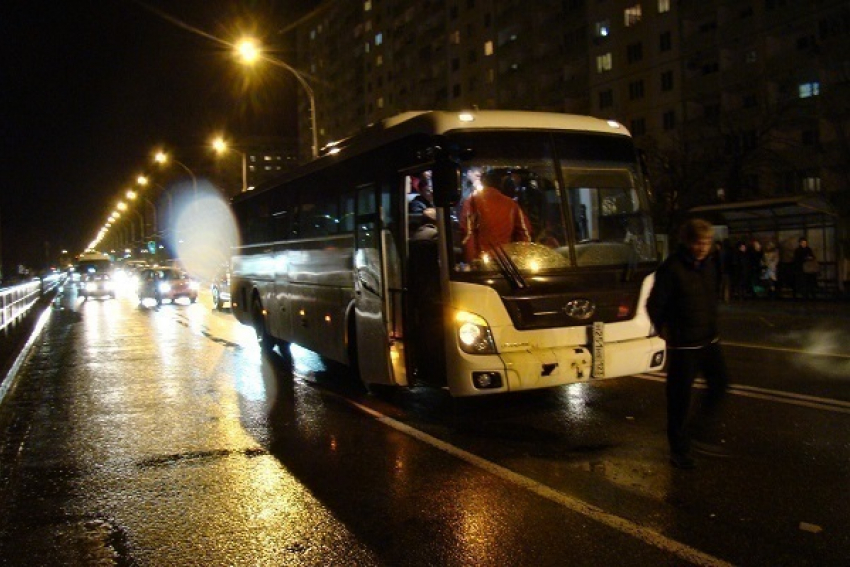 В Краснодаре в ДТП попал пассажирский автобус