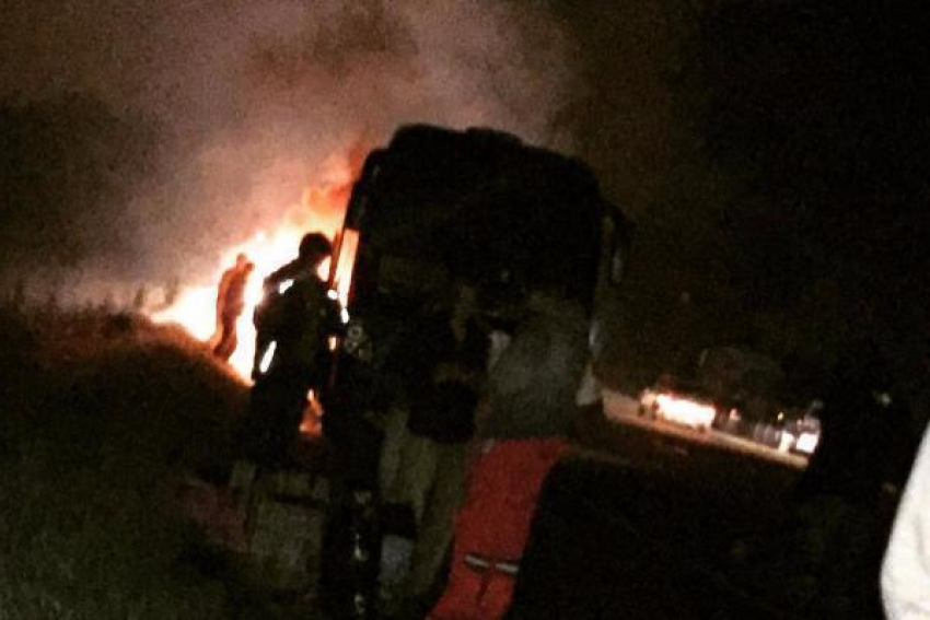 Ночью на Кубани вспыхнул в пути рейсовый автобус с 40 спящими пассажирами