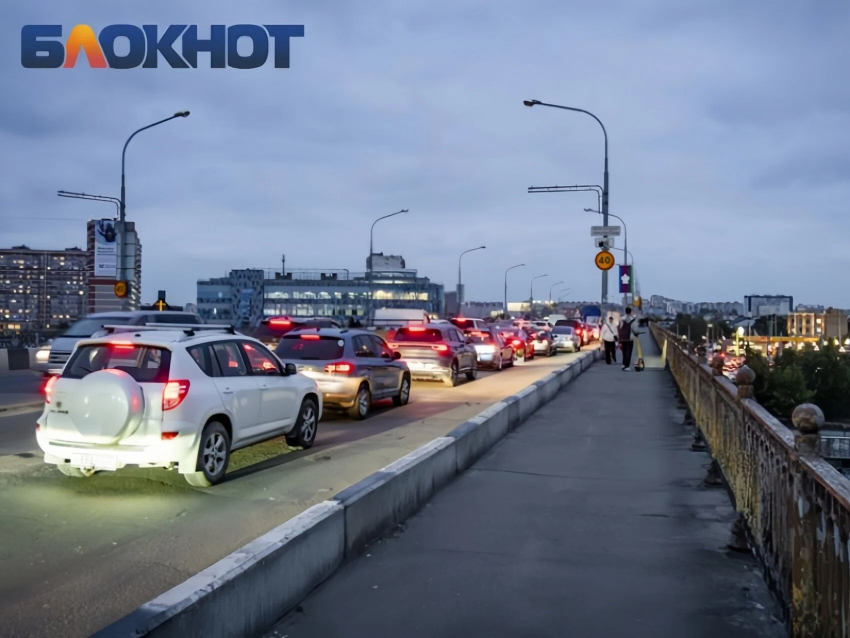 На этой неделе введут новые ограничения движения по Тургеневскому мосту 