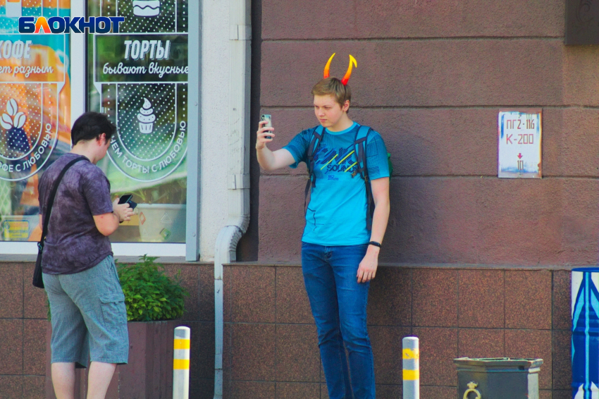 «Родители с детьми массово выходят на детские площадки», - мэр Краснодара призвал усилить меры самоизоляции