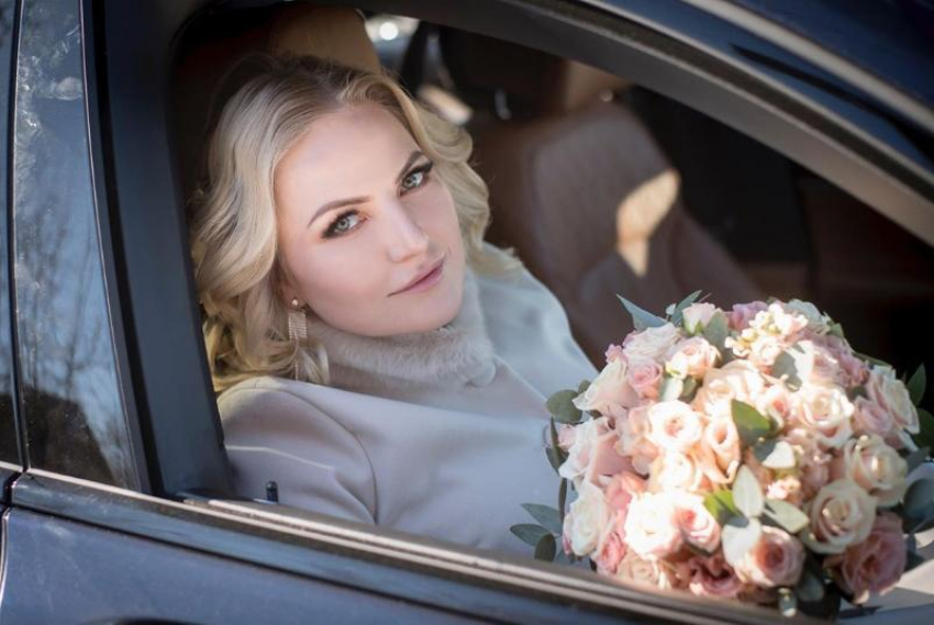 «Минус одна холостячка»: депутат Заксобрания Кубани поделилась фото с венчания