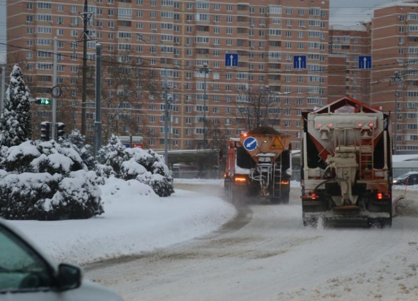 «Снег не повлиял на расписание движения», - замглавы Краснодара Доронин рассказал о работе общественного транспорта