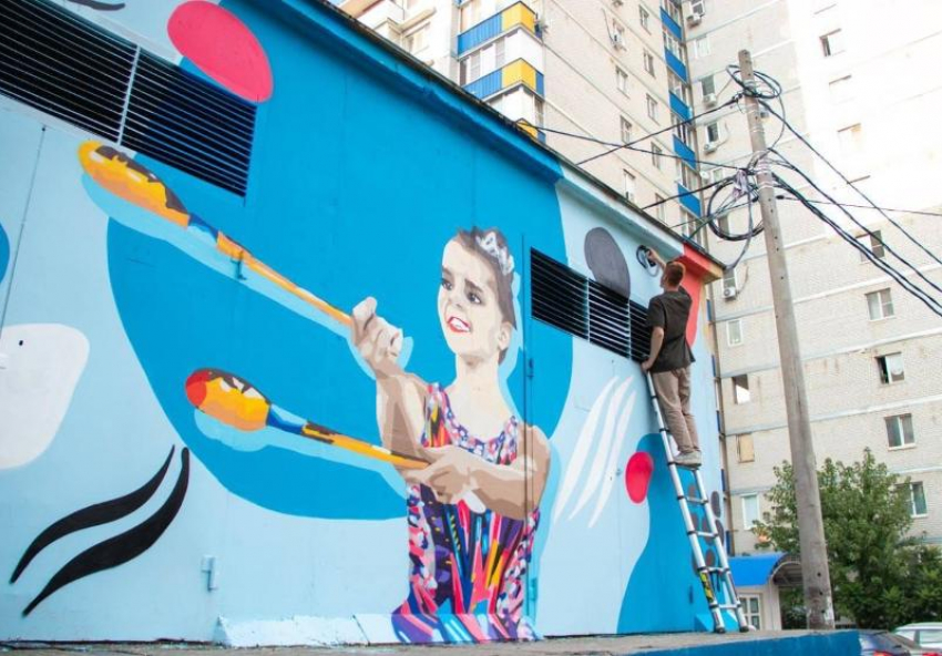 В Краснодаре появились граффити с олимпийской гимнасткой Диной Авериной 