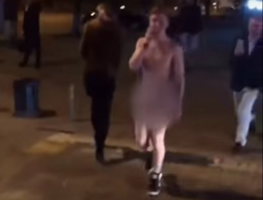 В центре Краснодара 8 марта гулял голый мужчина