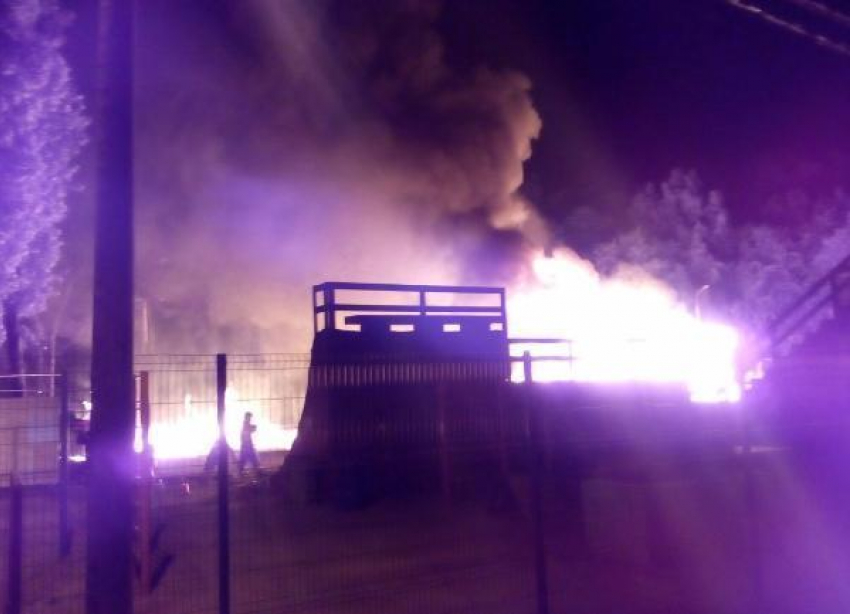 В Краснодаре среди ночи сгорел скейт-парк на «Затоне"