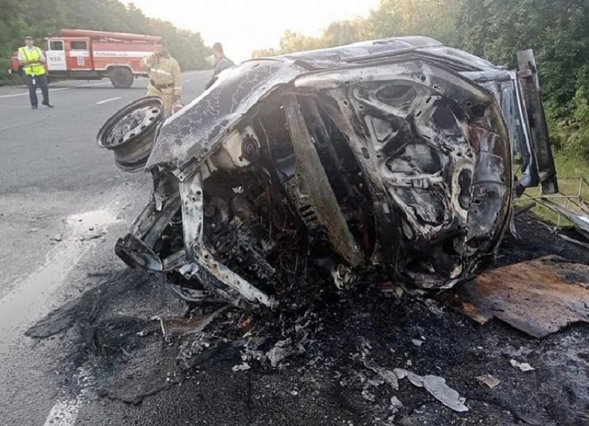 Двое погибших и трое раненых: неудачный обгон на Кубани закончился пожаром