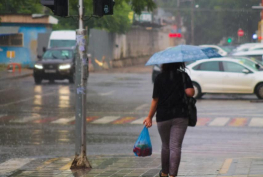 МЧС Кубани предупредил о мощных грозах до конца дня