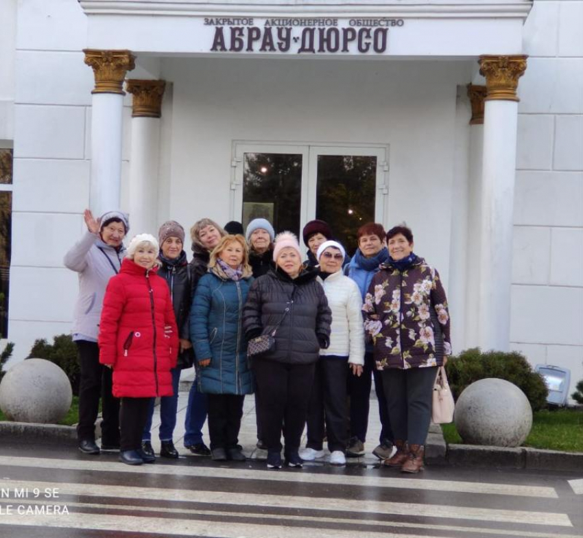 С наступающим женским днём Андрей Анашкин поздравил всех своих общественных помощниц 