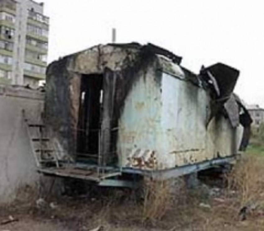 В Новороссийске два человека сгорели в вагончике 