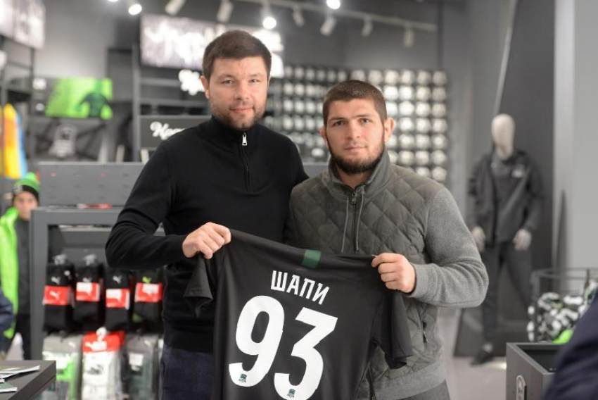 Чемпион UFC в легком весе Хабиб Нурмагомедов посетил Академию и стадион ФК «Краснодар»